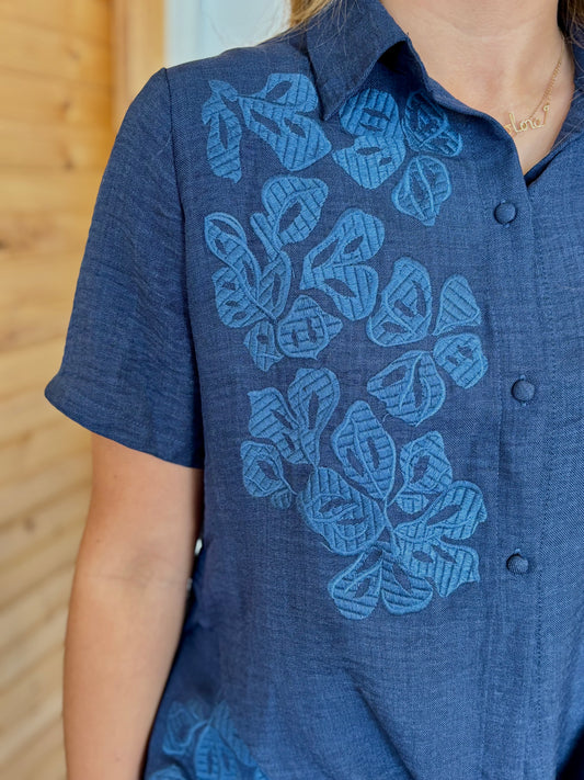 Saylor Embroidered Set