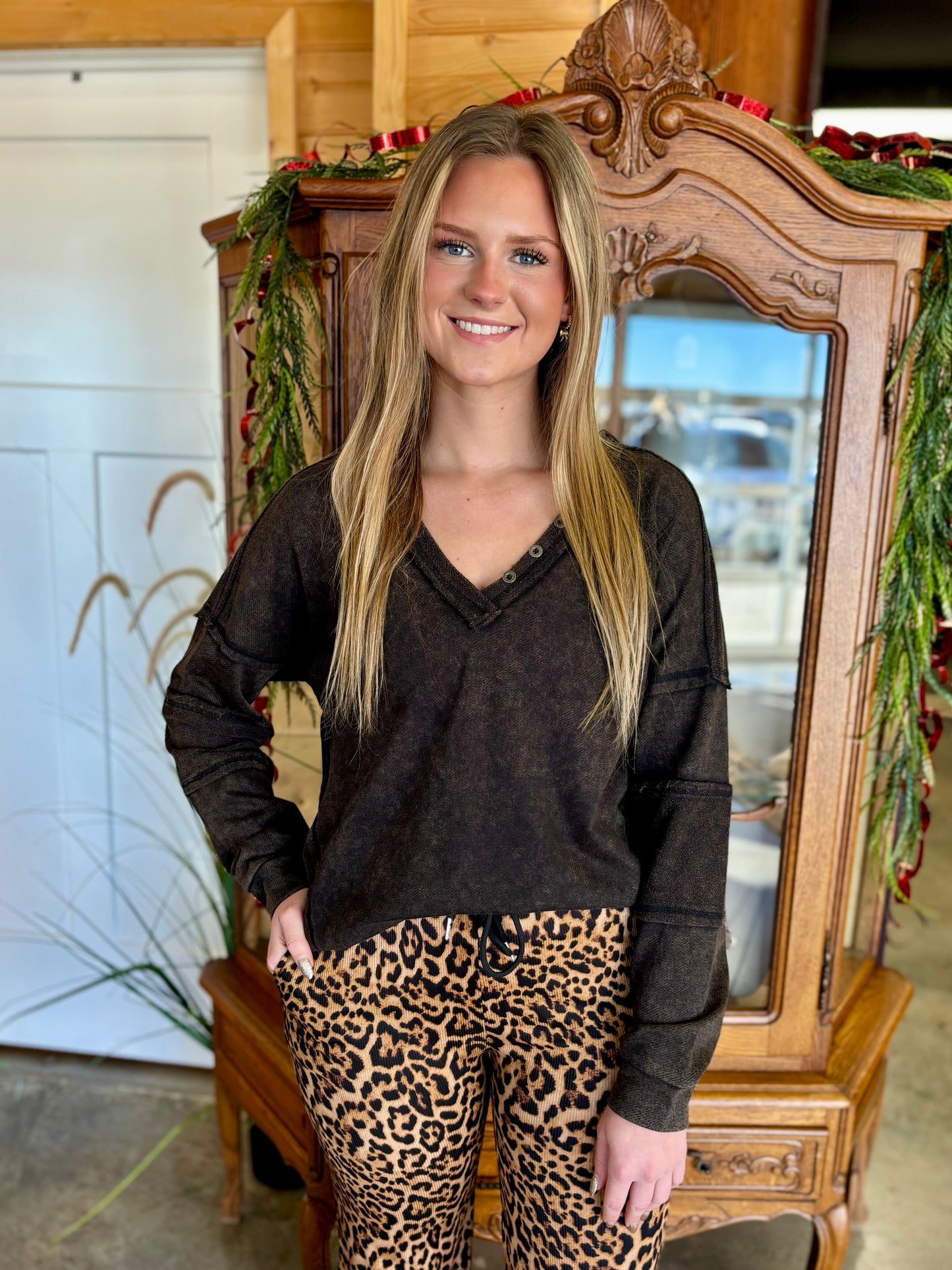 Button V-Neck Long Sleeve Top